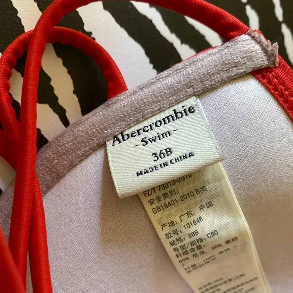 Abercrombie & Fitch Swim Red Pineapple Print Bikini top 36B - Picture 8 of 8
